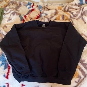 Gildan Heavyblend Black Crewneck, men’s MEDIUM